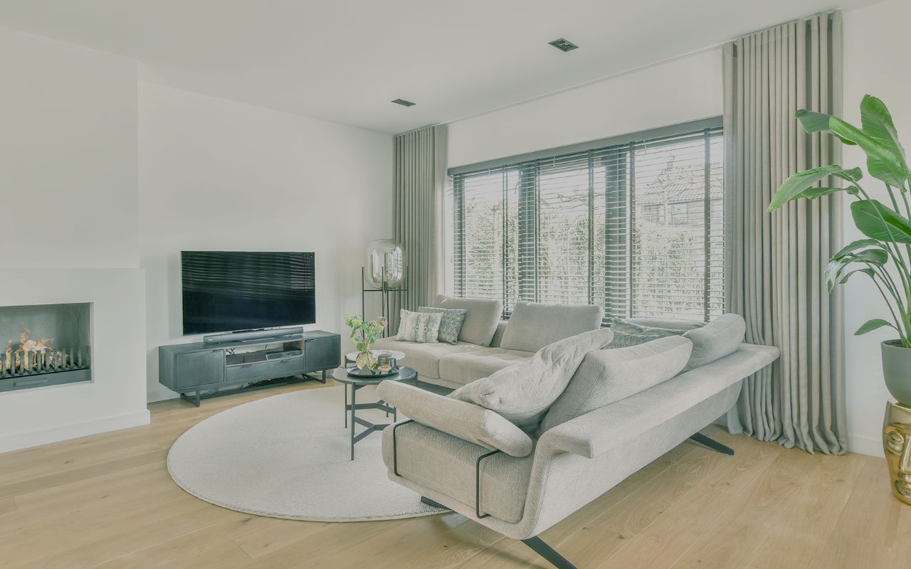 株式会社栄巧舎